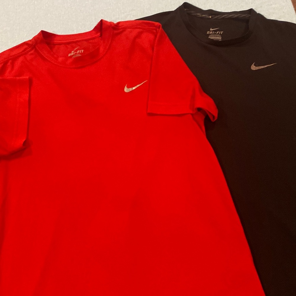 Mens 2 Dri-Fit Nike T-Shirts Size Small Red/Black
